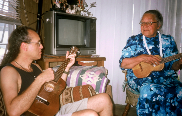 Aunty Bea and Pili playing &lsquo;ukulele