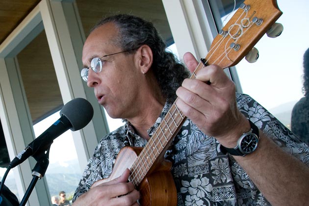 Pili singing and playing &lsquo;ukulele